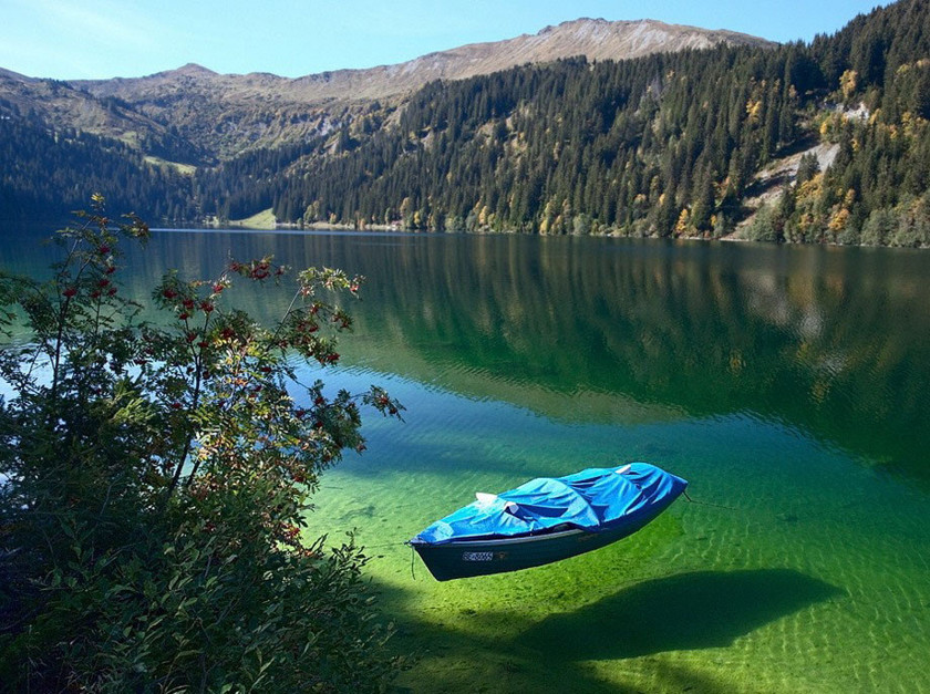 35 уникальных мест планеты, которые удивят кристально чистой водой